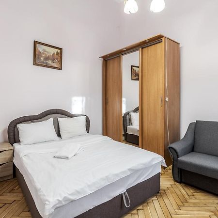 Striltsiv Apartment Leopoli Esterno foto